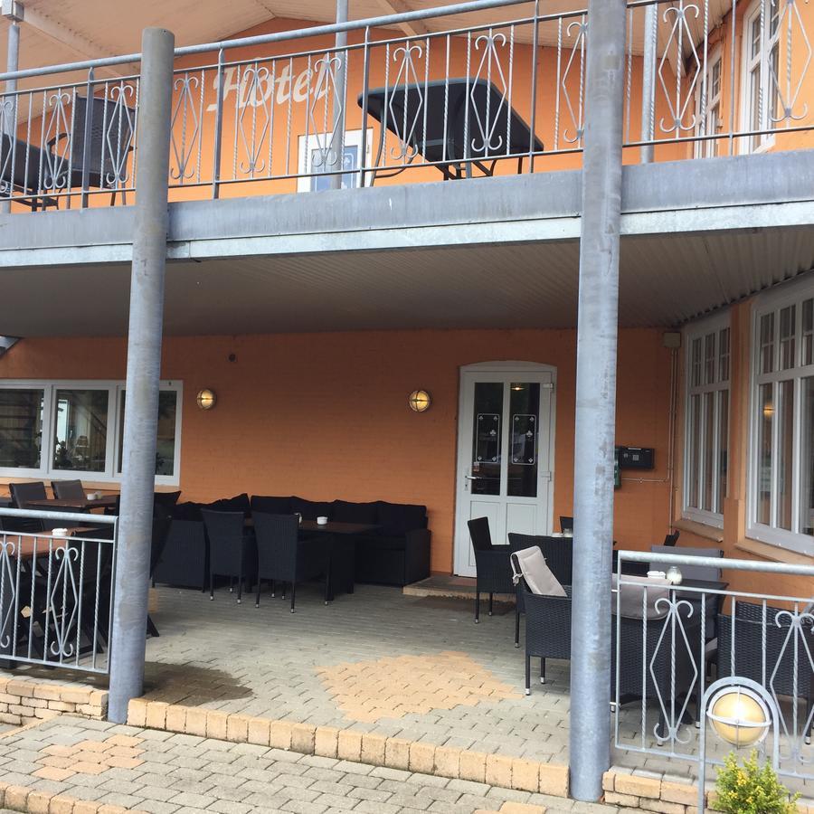Hotel Klover Es Hellevad Экстерьер фото